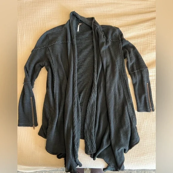 Free People Black Sweater - Picture 1 of 6